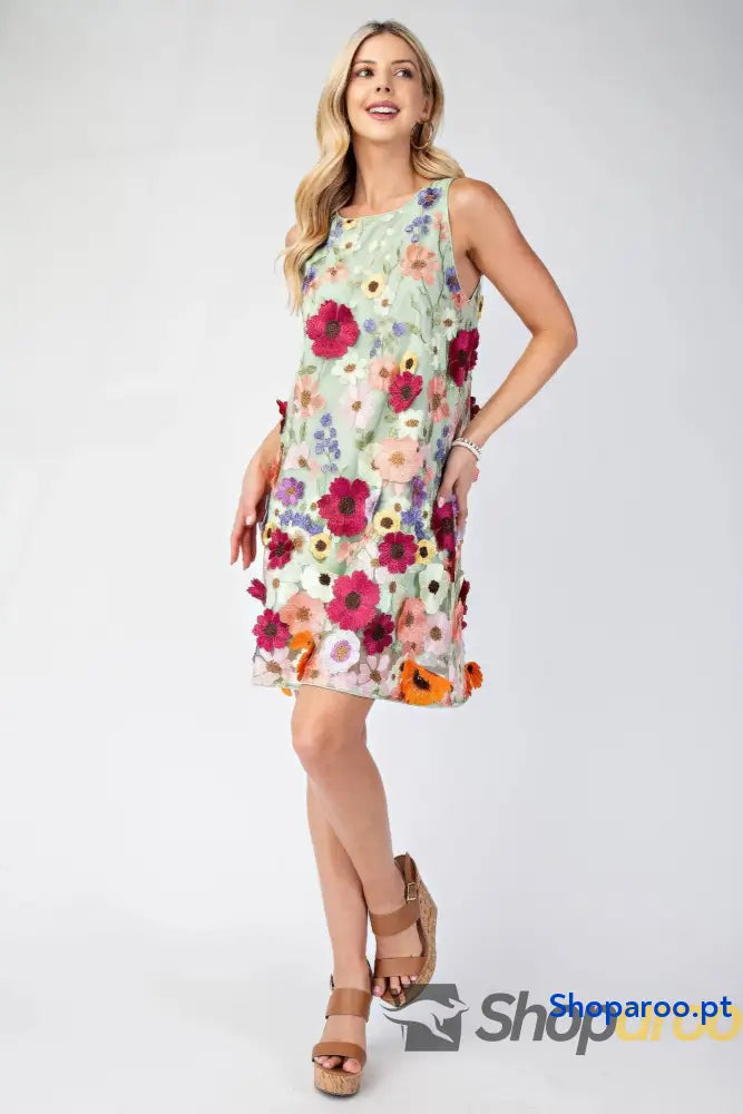 Mini vestido sem mangas com bordado floral 3d
