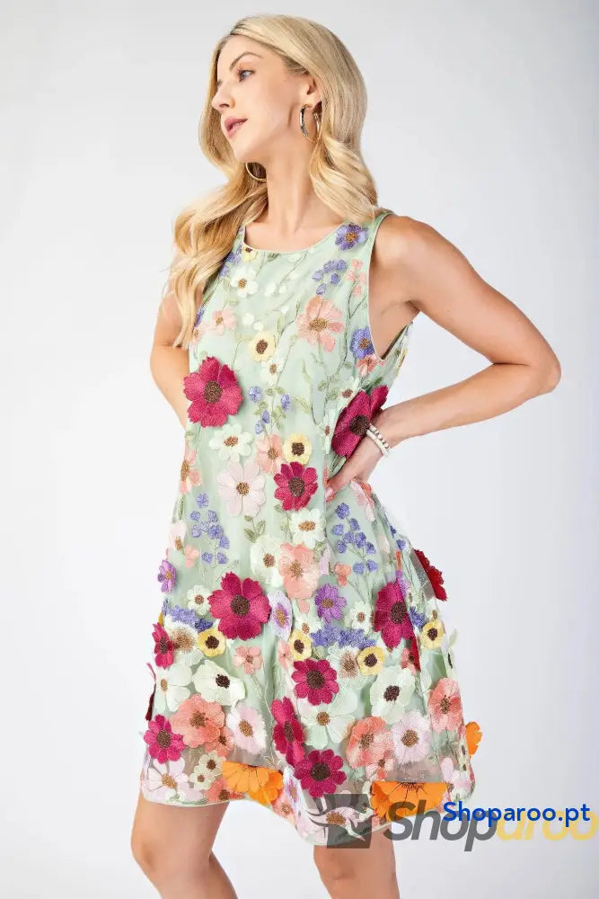 Mini vestido sem mangas com bordado floral 3d