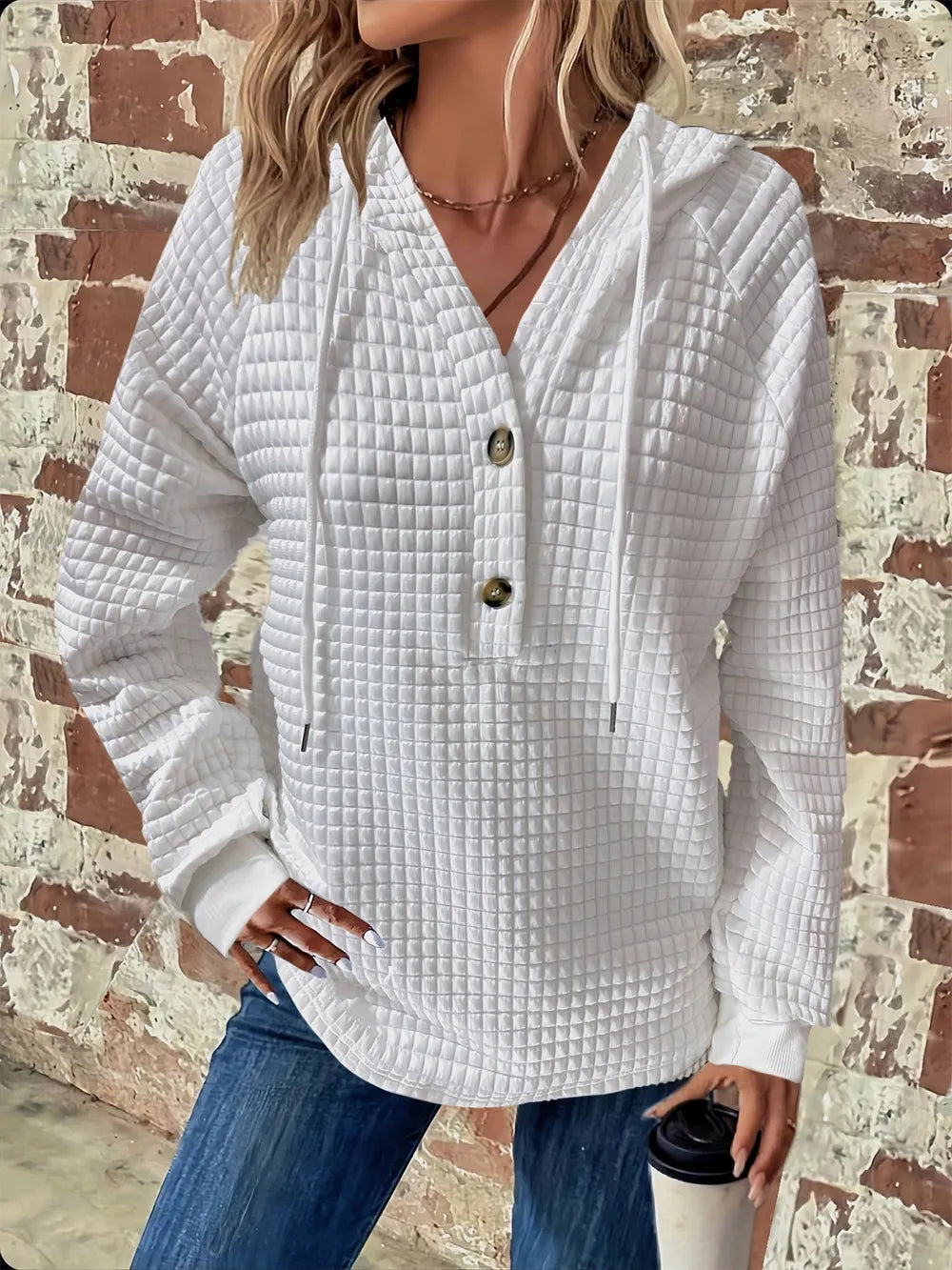 Sweatshirt com capuz de manga comprida com detalhe de botão e textura tamanho grande