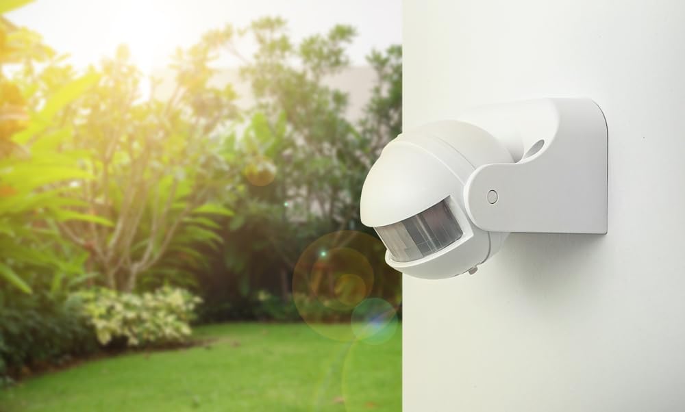 Garza - Detector de movimento por infravermelhos orientável para interior e exterior, proteção IP44, tempo e luminosidade reguláveis, ângulo de deteção de 180º, branco