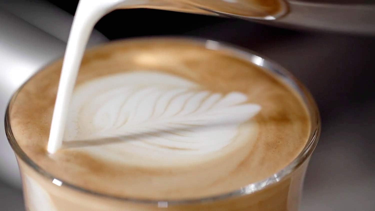 Breville Barista Max máquina de café expresso, totalmente automática com moinho integrado e bomba italiana de 15 bares [VCF126X]