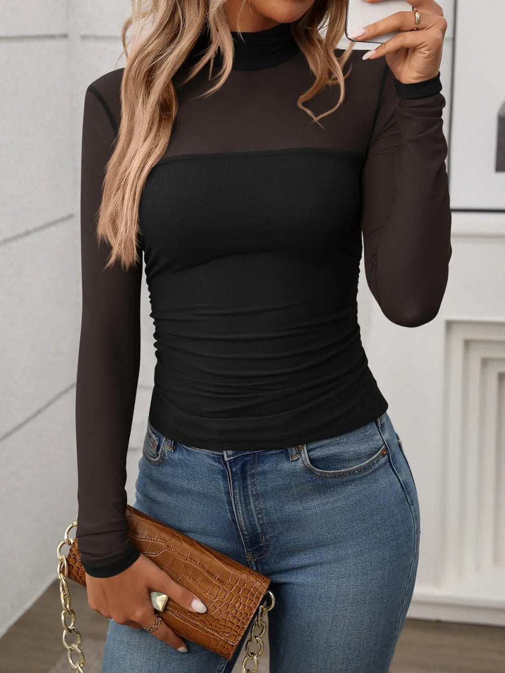 Blusa de gola falsa e manga comprida