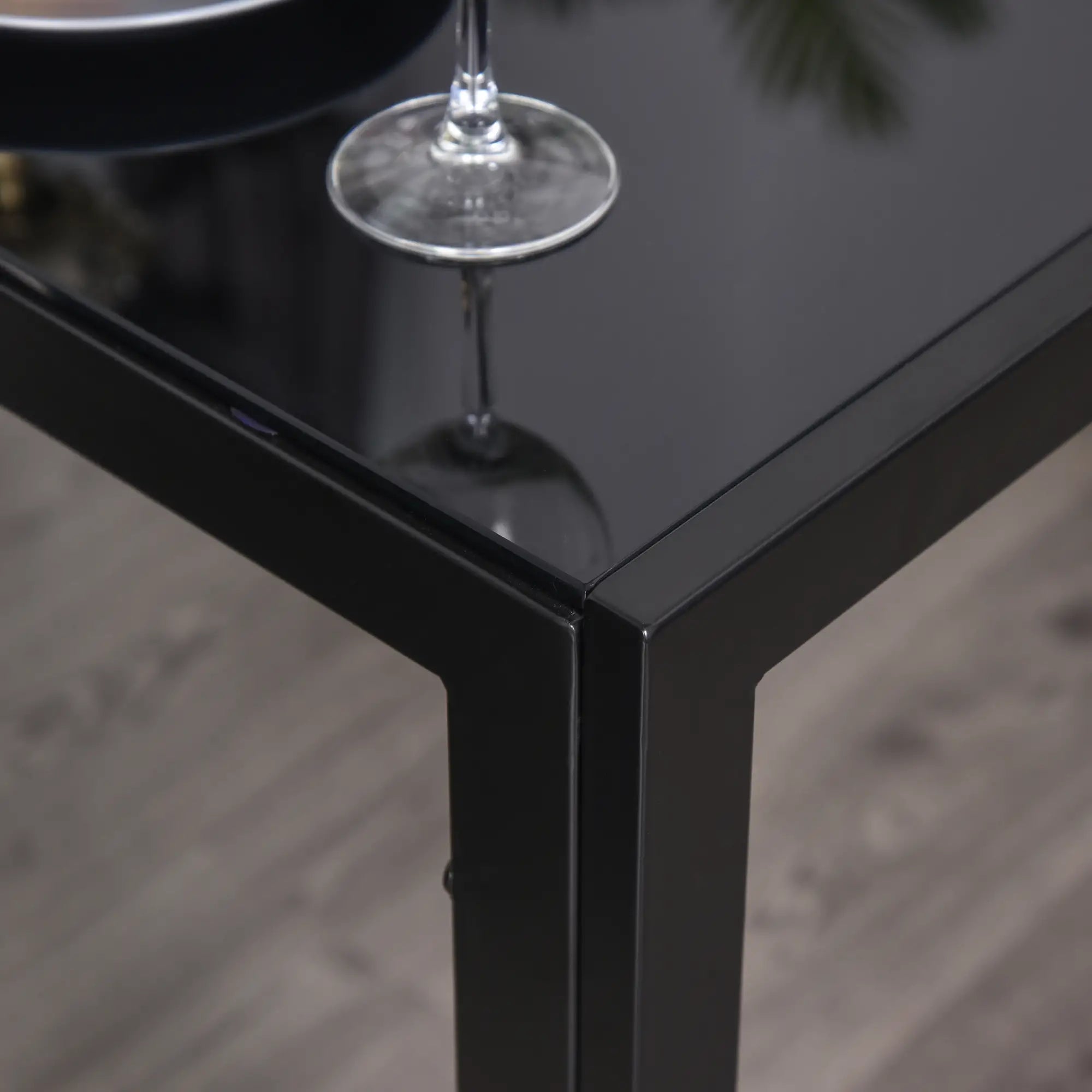 Conjunto de Refeição com Mesa Retangular de Vidro Temperado e 4 Cadeiras Estofadas em PU com Pés de Metal Preto