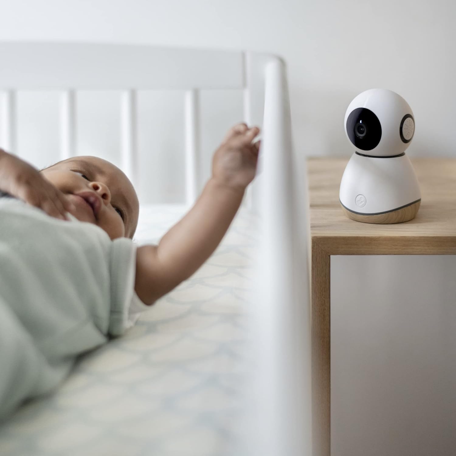 Maxi-Cosi See câmara de vigilância para bebés wi-fi interior, monitor para bebés com câmara de visão noturna HD, vídeo e áudio, sensor de movimento e sons relaxantes, deteta temperatura e humidade da