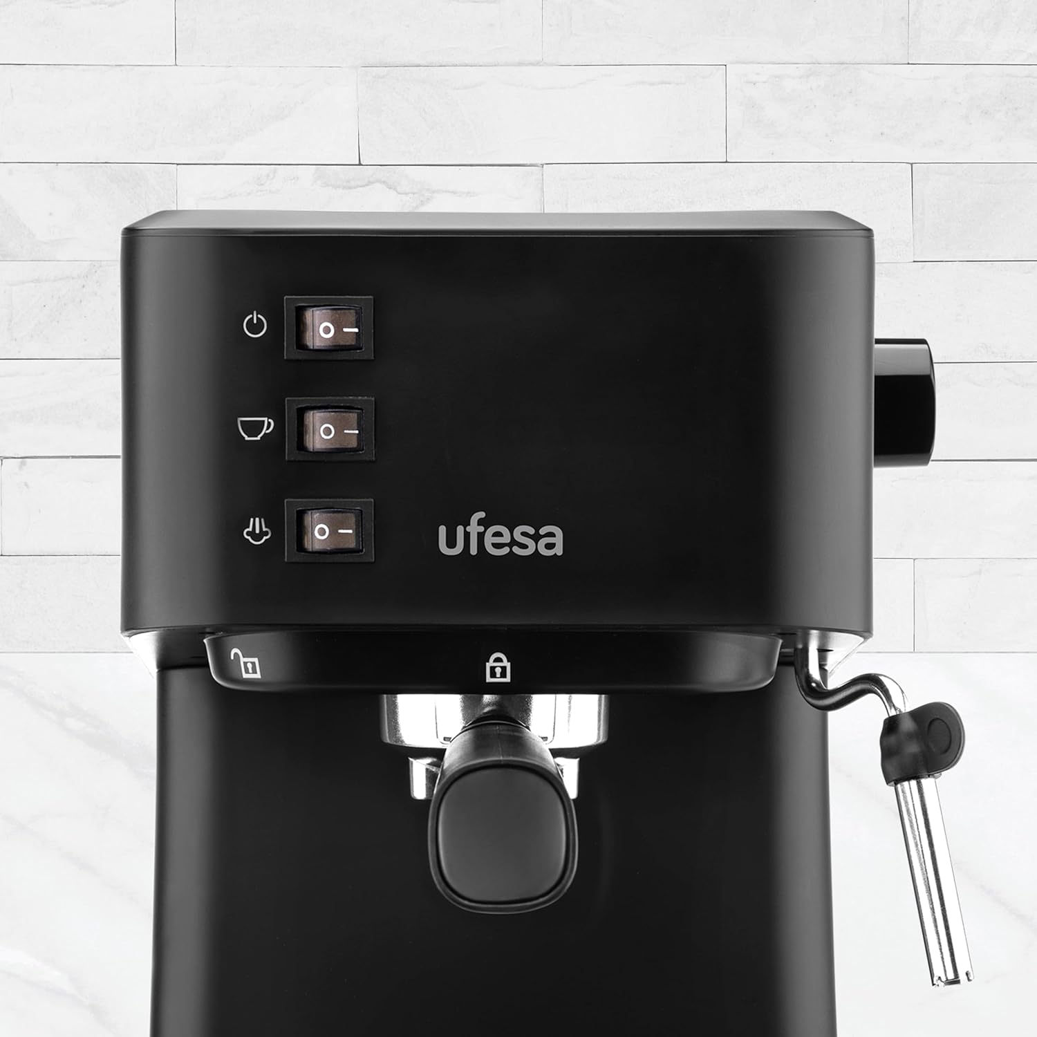 Ufesa Varese Cafetera Compacta Espresso y Capuccino, 1050W, Vaporizador Orientable, 20 Bares, 1 o 2 Cafés, Depósito 1.5L, Función Calienta Tazas