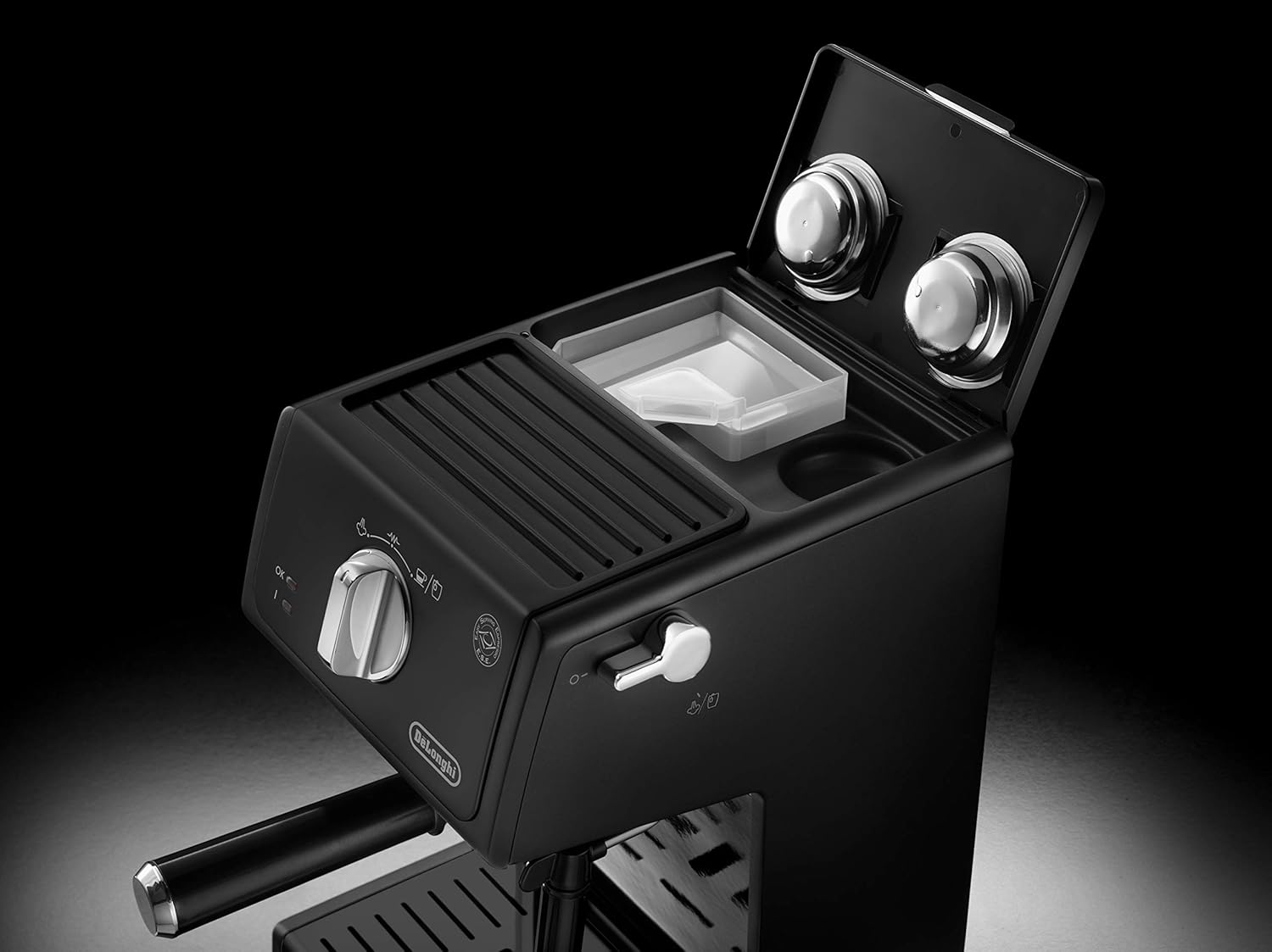 De'Longhi Cafetera Espresso DELONGHI Modelo ECP31.21 Bomba, 1100 W, 1.1 litros, 0 Decibeles, Madera, Negro