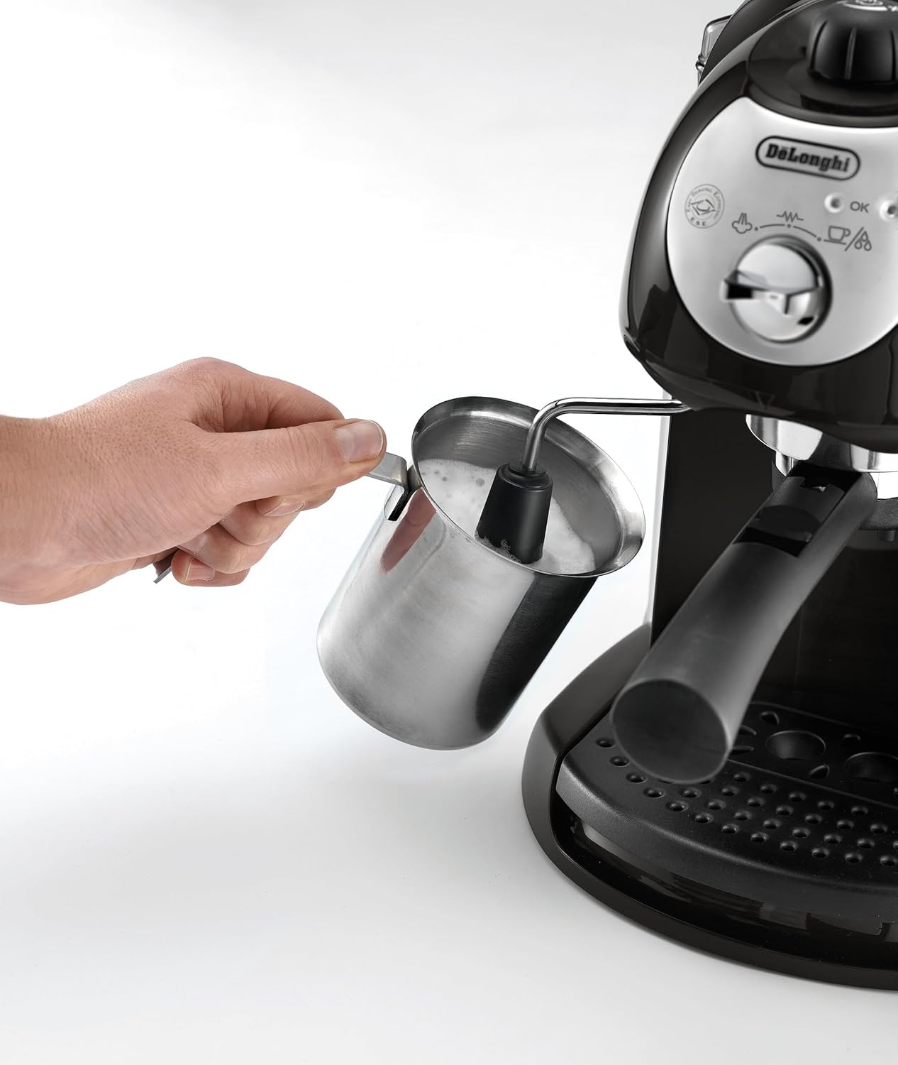De'longhi EC201.CD.B Máquina de café tradicional de bomba (15 bar de pressão, 2 chávenas, café moído ou filtros de dose única) preto