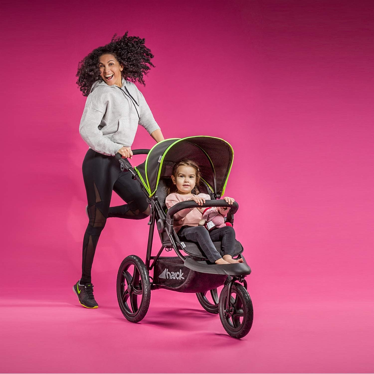 hauck Runner Carrinho de bebé desde o nascimento - cadeira de passeio leve até 22 quilos - carrinho 3 rodas pneumáticas - dobrável compacto - suspensão - preto/néon
