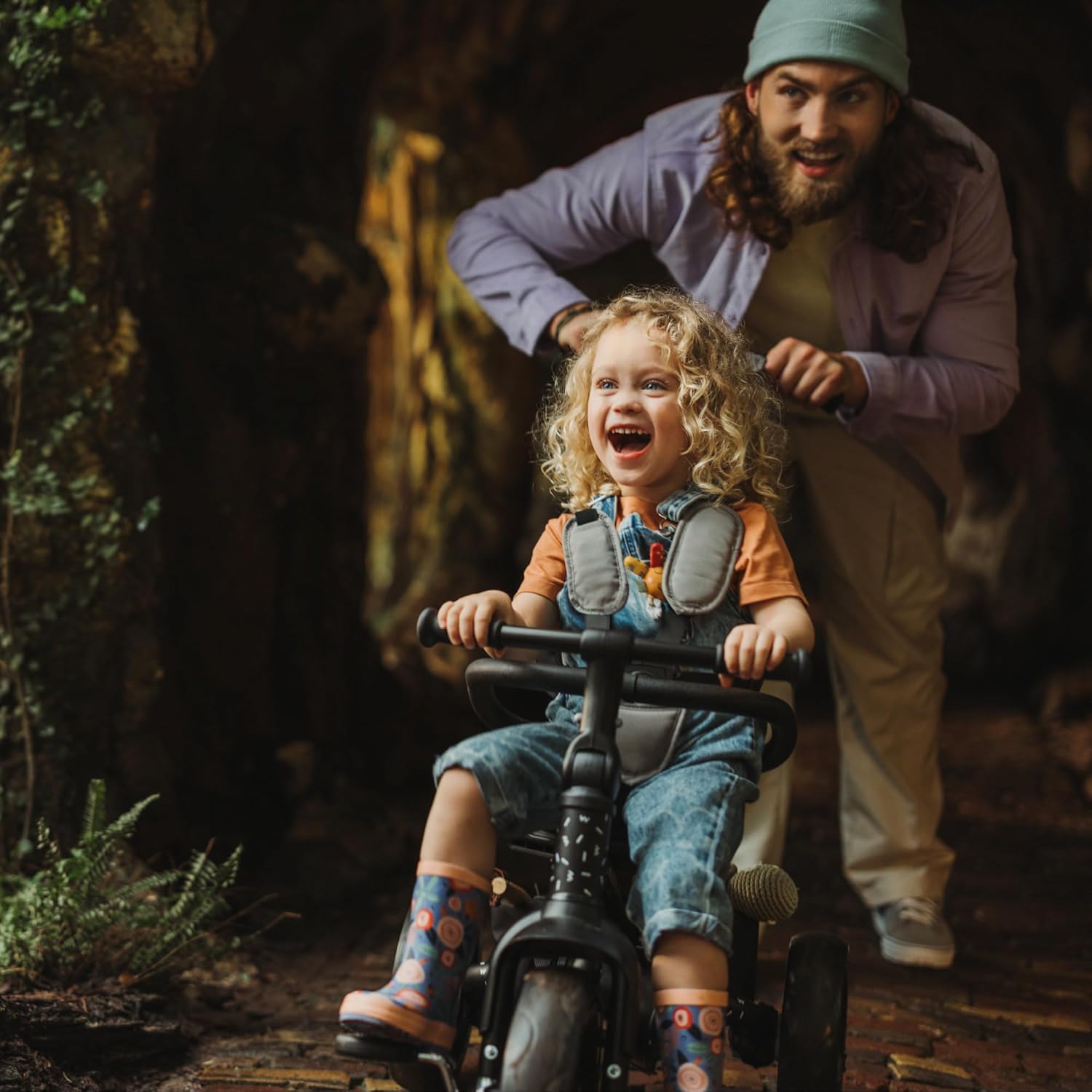 Bebeconfort Windy, Triciclo Evolutivo con Manillar para Padres, 10M-4A, 0-25 kg, Ajustable al Niño, Asiento Cómodo y Reversible, Capota Protectora, Plegado Compacto, Bicicleta Infantil, Tinted Grey