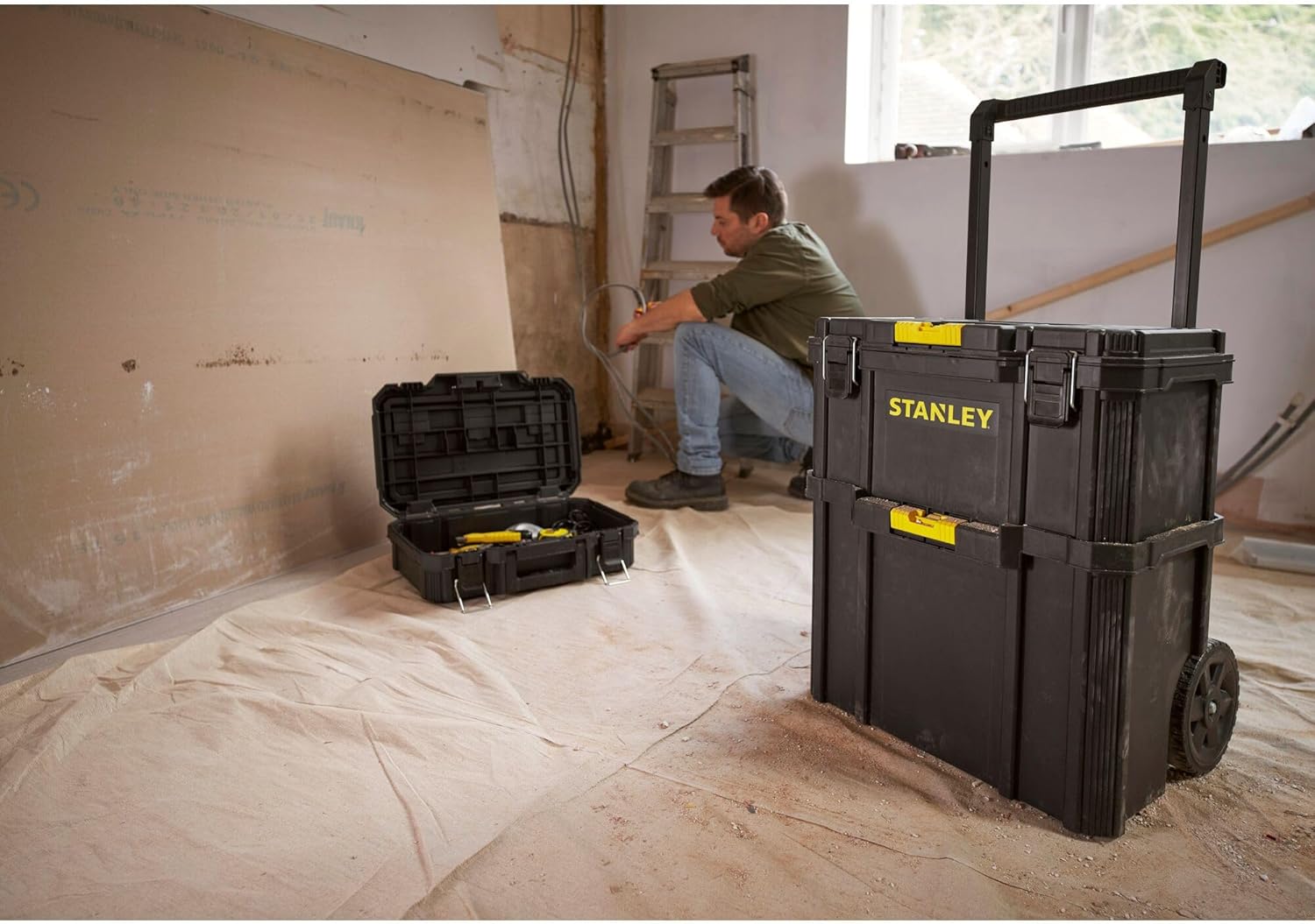 STANLEY Oficina móvel 3 em 1, compacta, porta-ferramentas integrado, 80 L de capacidade total, capacidade de carga de 45 kg, alça telescópica de 35 mm de largura, multicolorida, STST83319-1