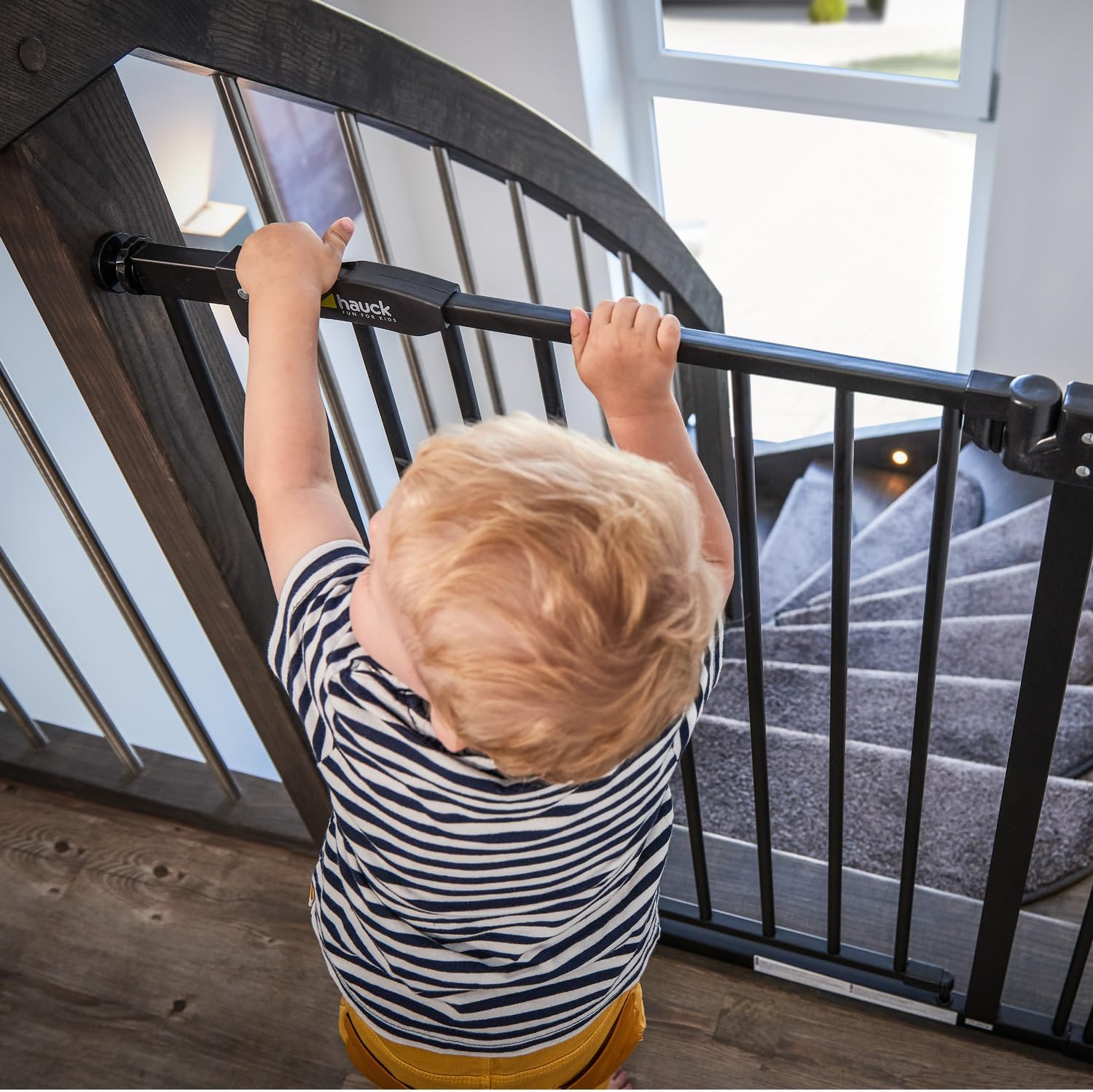 hauck Barreira de segurança infantil para portas e escadas Close N Stop Safety incl. Extensão 9 cm, cercas infantis, sem orifícios, 84-89 cm, corrimão escada crianças, metal, preto