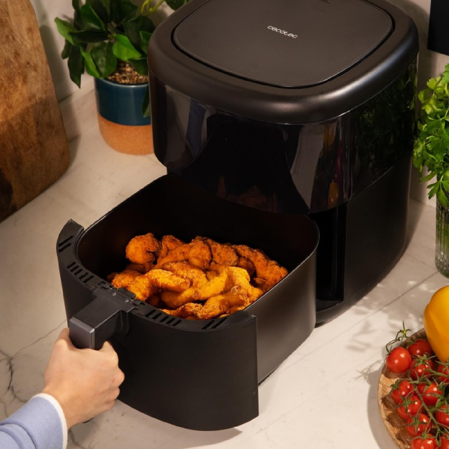 Cecotec Freidora de Aire sin Aceite de 6 L Air Fryer con Accesorios Cecofry Bombastik 6000 Full. 1700 W, Tecnología PerfectCook, Temperatura y Tiempo Regulables, Control Táctil, 12 Modos