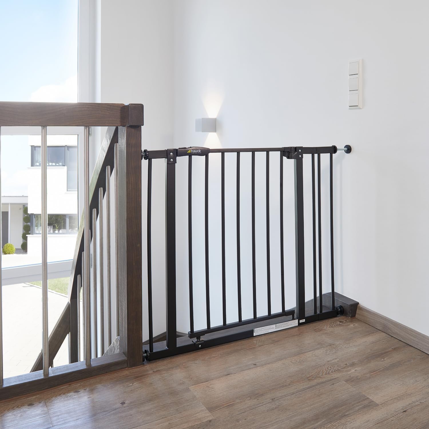 hauck Barreira de segurança infantil para portas e escadas Close N Stop Safety incl. Extensão 9 cm, cercas infantis, sem orifícios, 84-89 cm, corrimão escada crianças, metal, preto