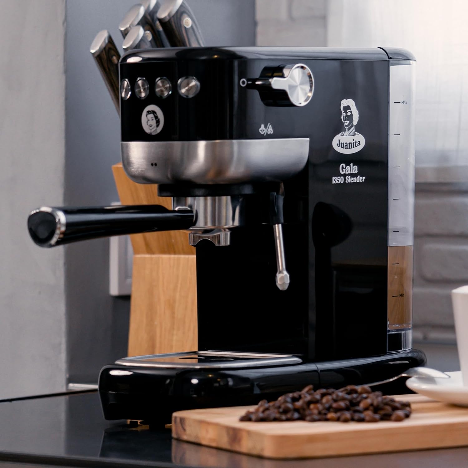 Cafeteira expresso de Gala Slender de 1350 W – 20 barras de pressão, depósito de 1,3 l, café moído e monoodose, vaporizador, design compacto e elegante