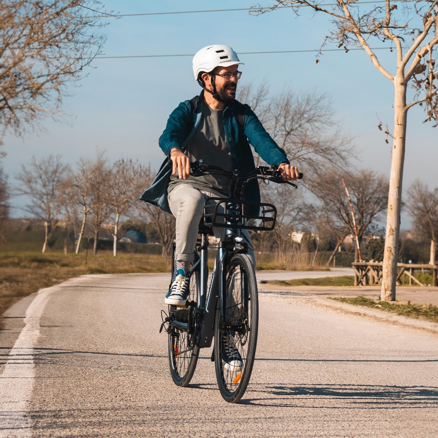 SMARTGYRO eBike Sunset Titanium Bicicleta elétrica urbana, travões de disco, 6 velocidades Shimano, rodas de 27,5 polegadas, bateria de lítio 36 V de 10 Ah, motor sem fios de 250 W, autonomia até 60