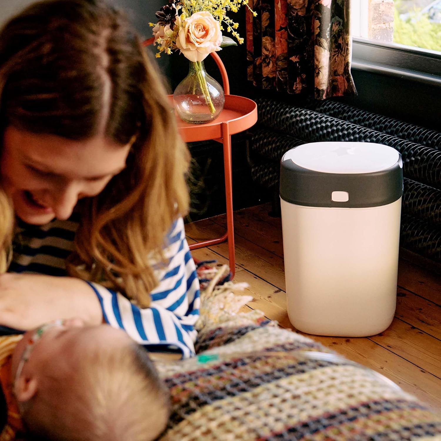 Tommee Tippee Recipiente para fraldas Twist & Click, pack exclusivo com x 2 peças de reposição incluídas, proteção garantida contra maus odores e germes, grande capacidade