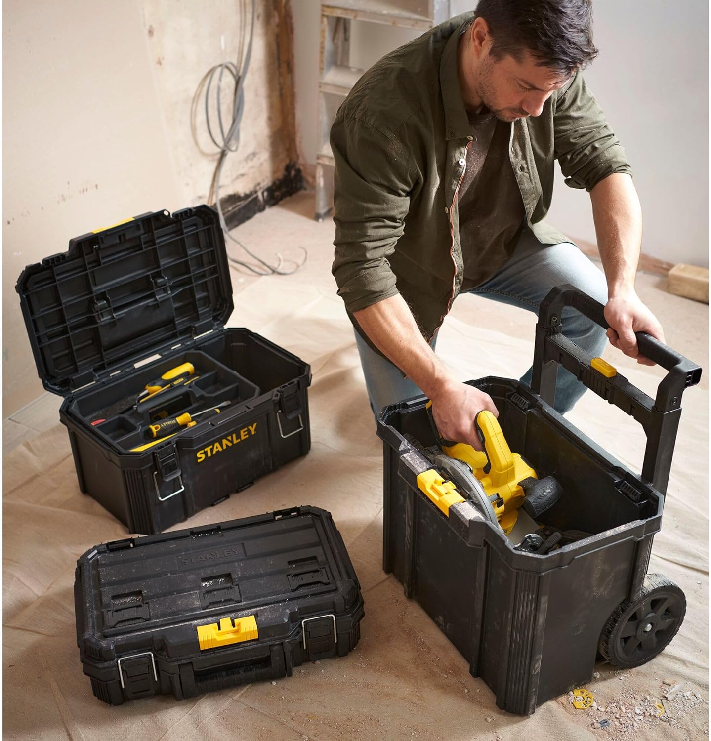 STANLEY Oficina móvel 3 em 1, compacta, porta-ferramentas integrado, 80 L de capacidade total, capacidade de carga de 45 kg, alça telescópica de 35 mm de largura, multicolorida, STST83319-1