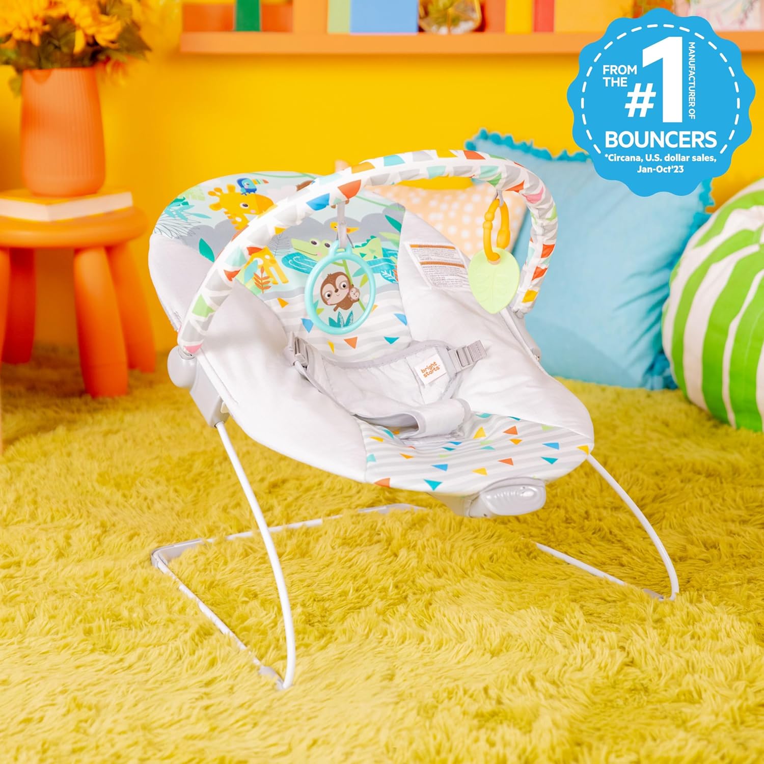 Bright Starts - Vibrador de assento infantil - barra de brinquedos removível, pés antiderrapantes, 0-6 meses a 9 kg (Safari Fun)