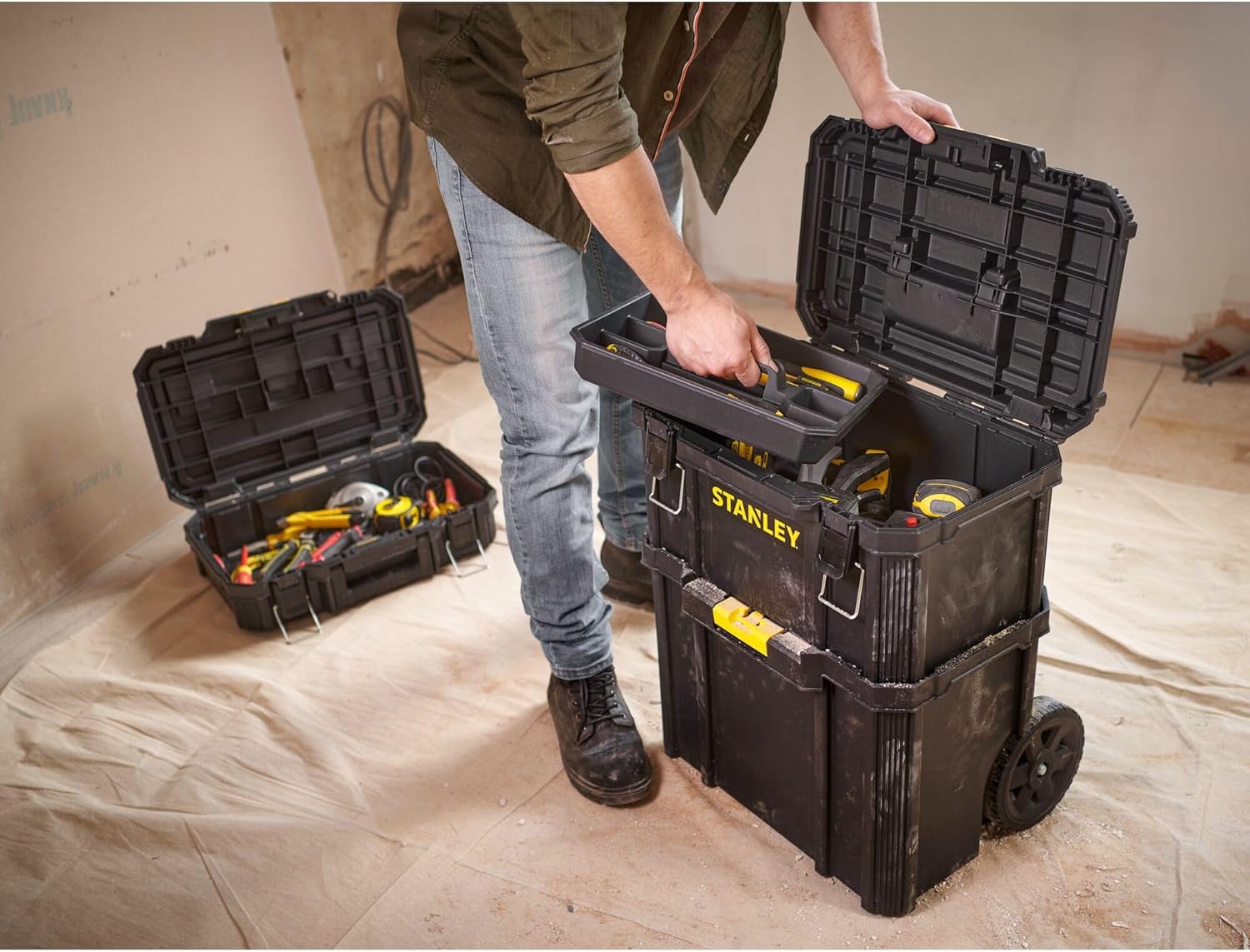 STANLEY Oficina móvel 3 em 1, compacta, porta-ferramentas integrado, 80 L de capacidade total, capacidade de carga de 45 kg, alça telescópica de 35 mm de largura, multicolorida, STST83319-1