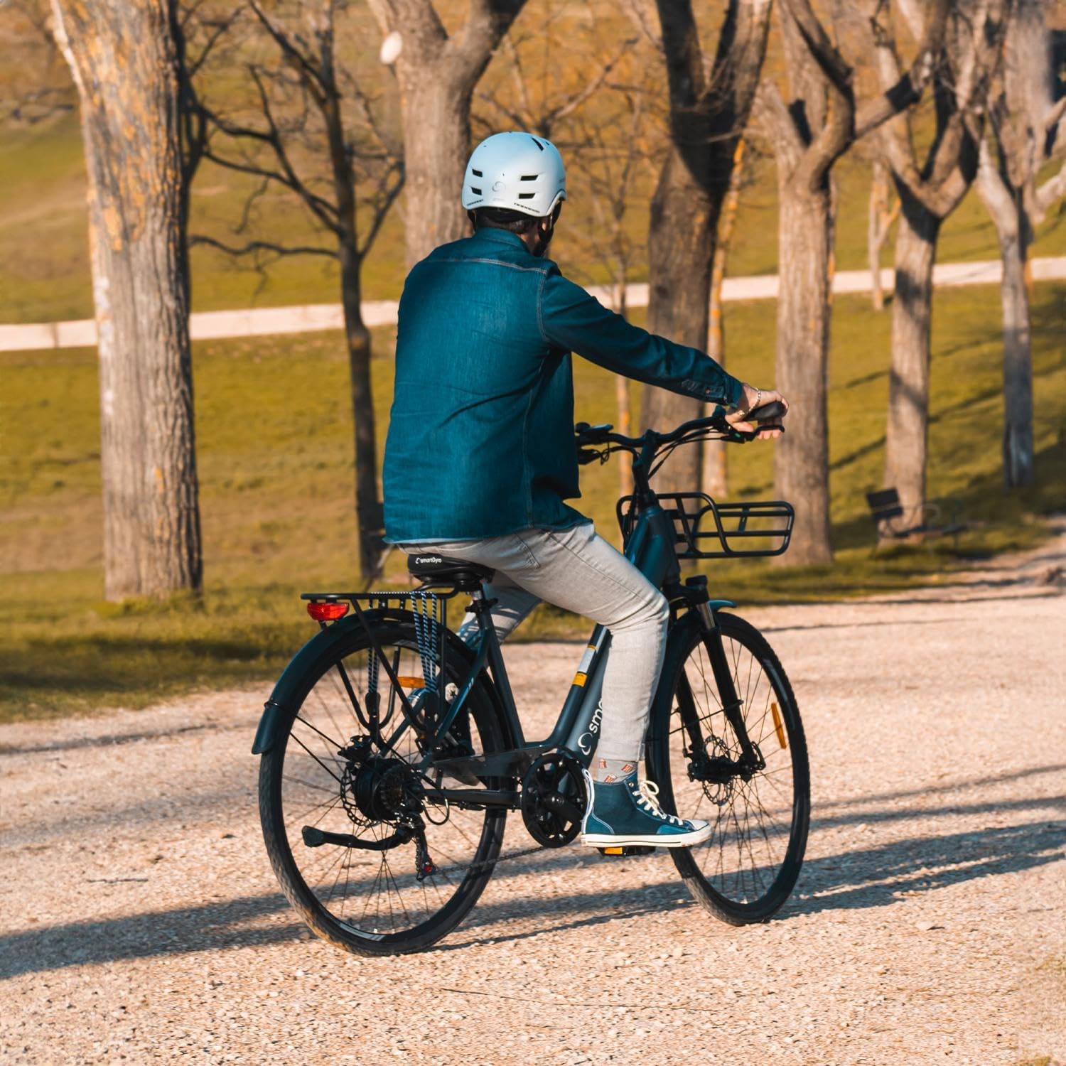 SMARTGYRO eBike Sunset Titanium Bicicleta elétrica urbana, travões de disco, 6 velocidades Shimano, rodas de 27,5 polegadas, bateria de lítio 36 V de 10 Ah, motor sem fios de 250 W, autonomia até 60