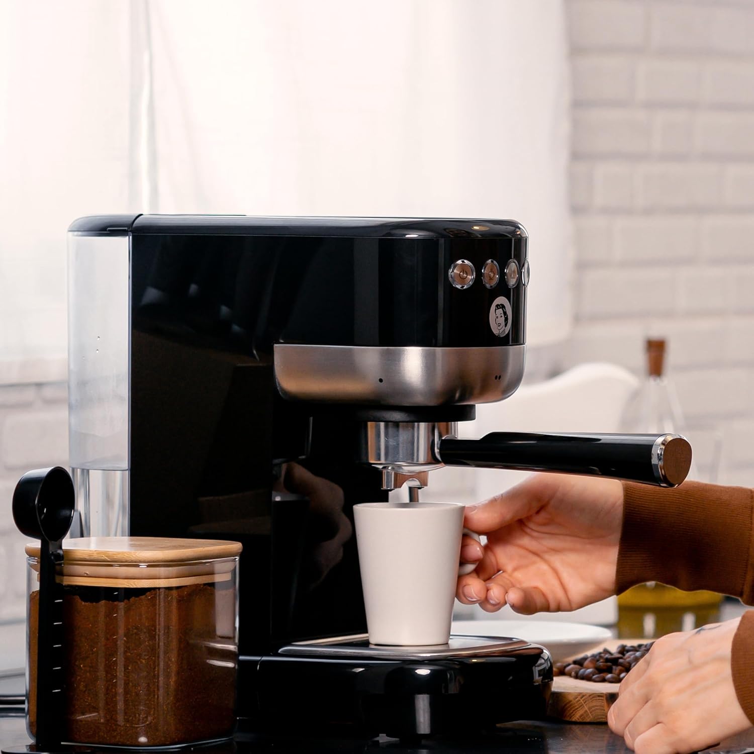 Cafeteira expresso de Gala Slender de 1350 W – 20 barras de pressão, depósito de 1,3 l, café moído e monoodose, vaporizador, design compacto e elegante