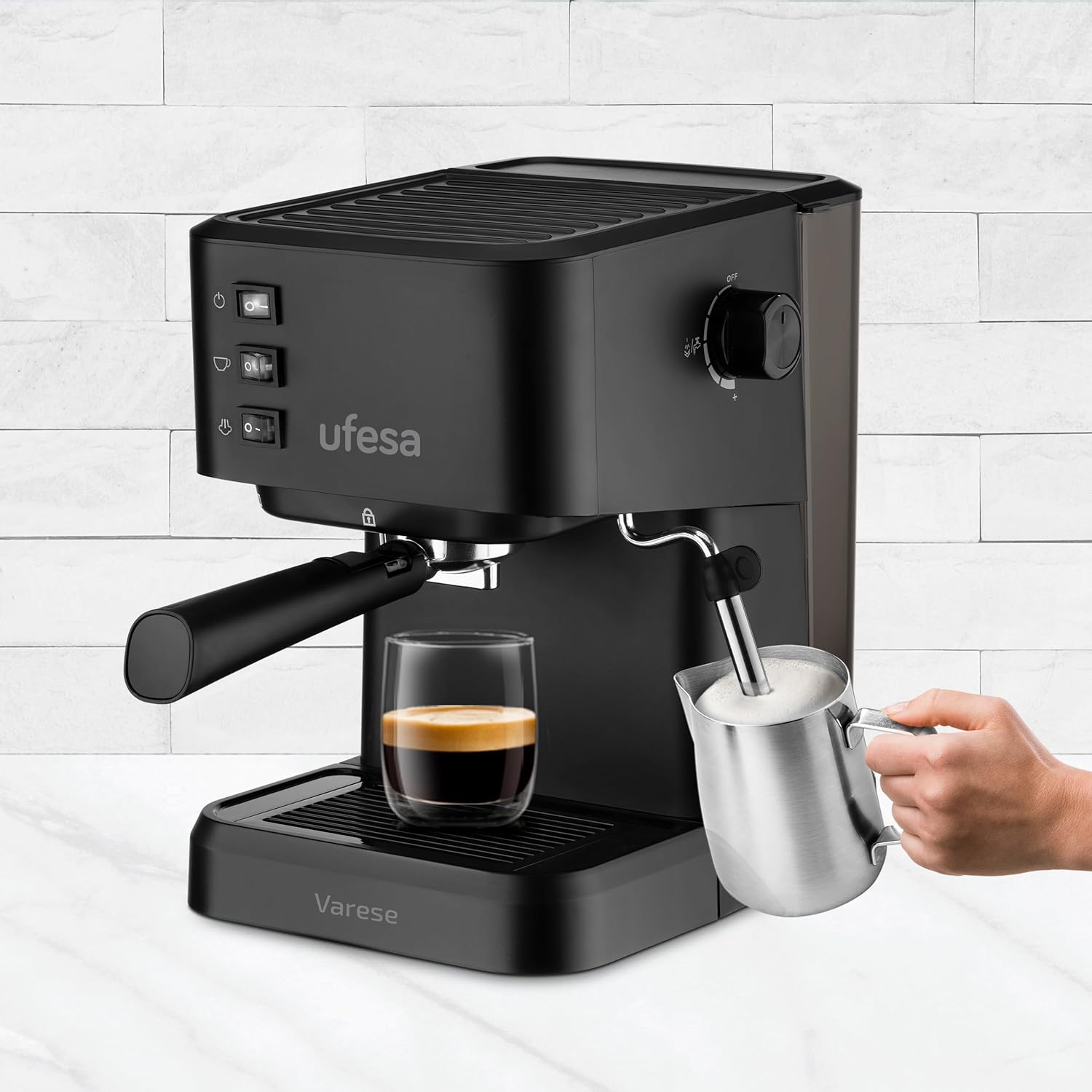 Ufesa Varese Cafetera Compacta Espresso y Capuccino, 1050W, Vaporizador Orientable, 20 Bares, 1 o 2 Cafés, Depósito 1.5L, Función Calienta Tazas