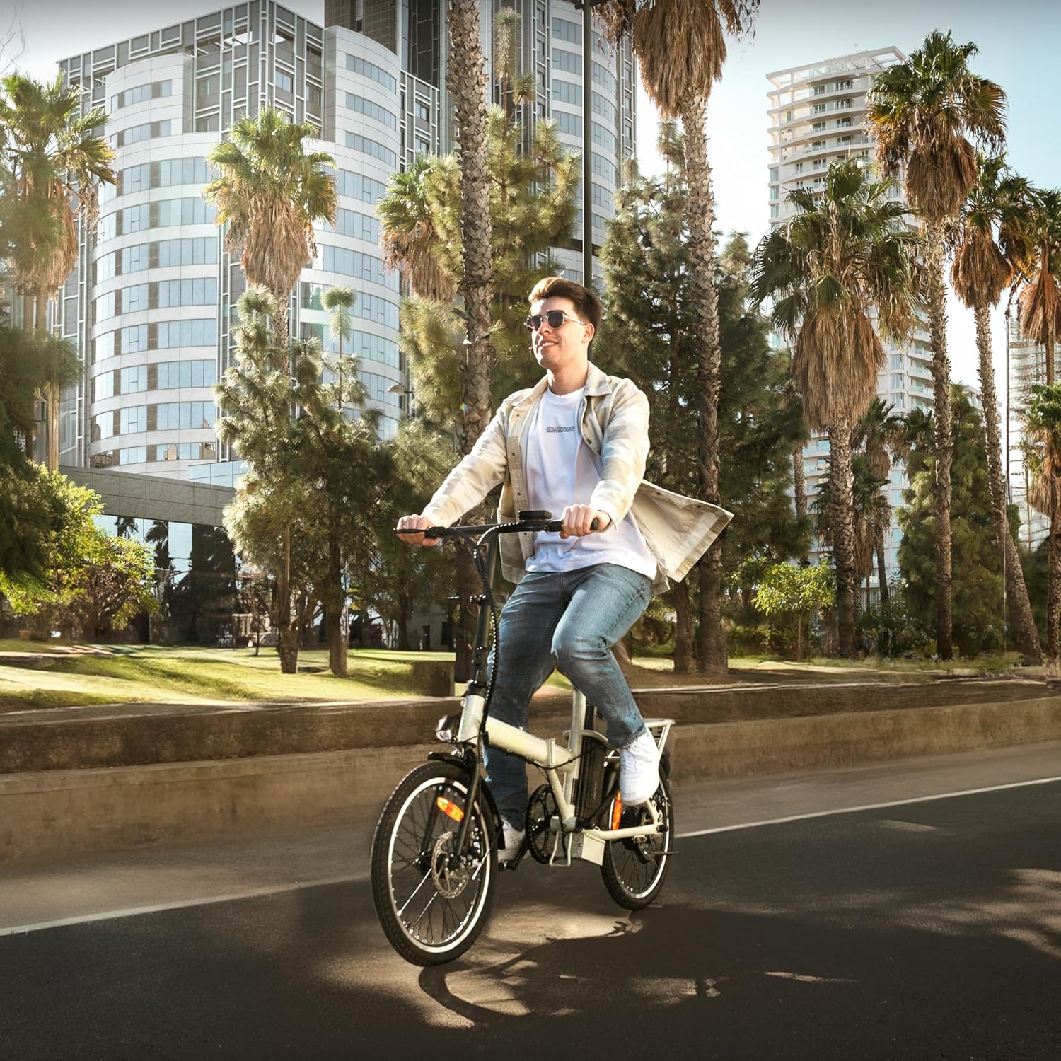 Cecotec Bicicleta Eléctrica de Ciudad, Ruedas 28", hasta 70-90 Km de autonomía, Cuadro Aluminio, Suspensión Delantera, Cambio Shimano, Disco de Freno, Pantalla