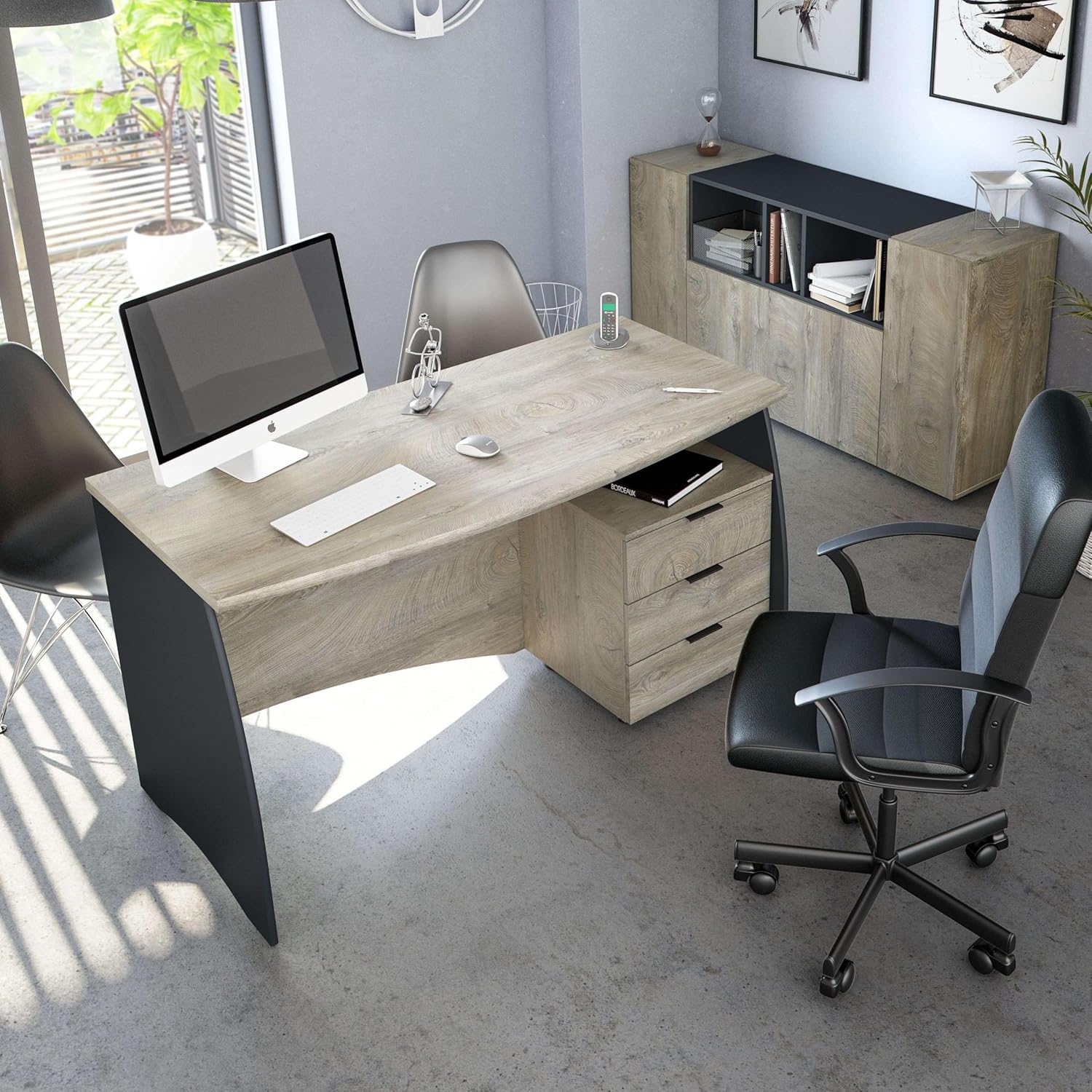 Habitdesign Mesa de escritório com 3 gavetas, mesa de escritório ou estúdio, modelo Stil, acabamento em cinzento antracite e carvalho Alasca, medidas: 136 cm (largura) x 67 cm (fundo) x 74 cm (altura)