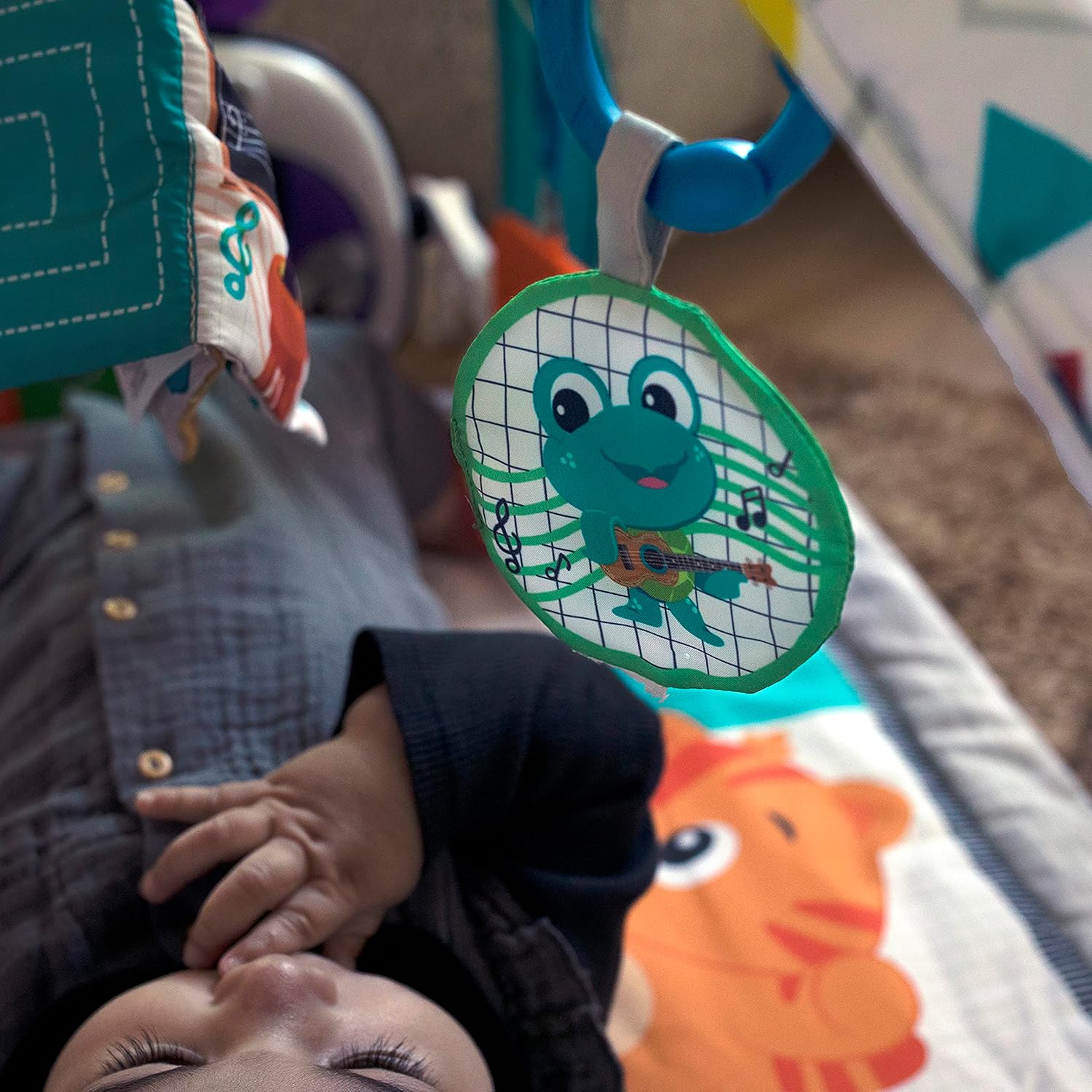 Baby Einstein, Gimansio de Actividades Musical para bebés 4en1 Kickin' Tunes con Piano, 70+ sonidos, 25+ min de música y luces, arco de juego, 7 juguetes extraíbles, 4 idiomas, desde recién nacido