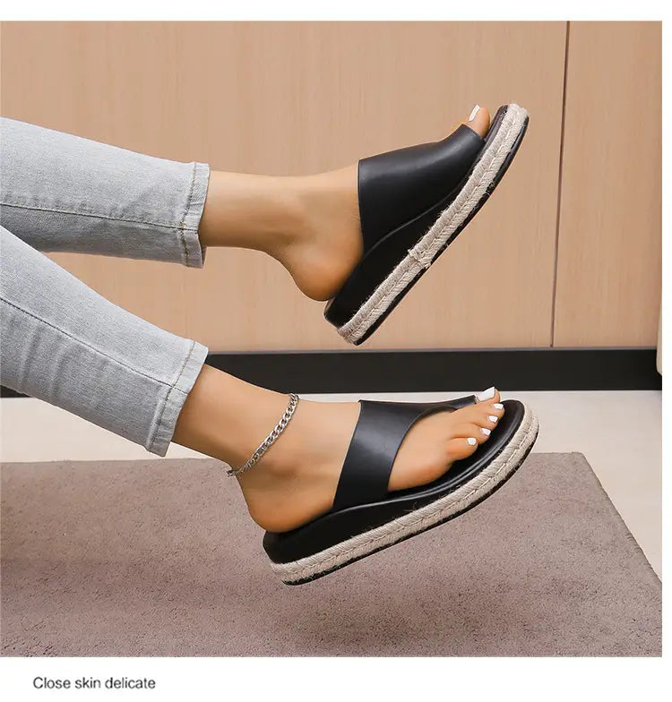 Sandálias de senhora de sola grossa com padrão leopardo