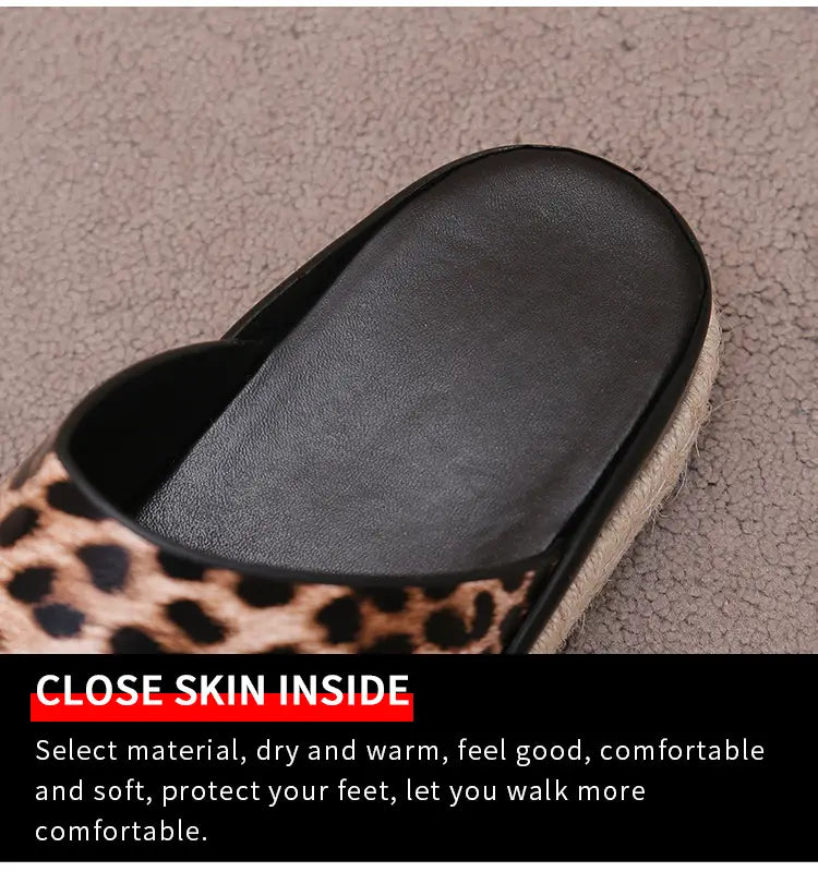 Sandálias de senhora de sola grossa com padrão leopardo