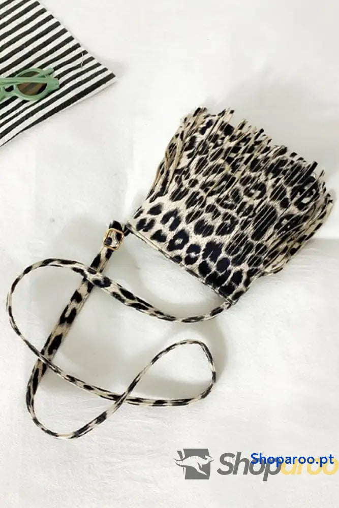 Bolsa a tiracolo em pele PU com franjas e padrão leopardo