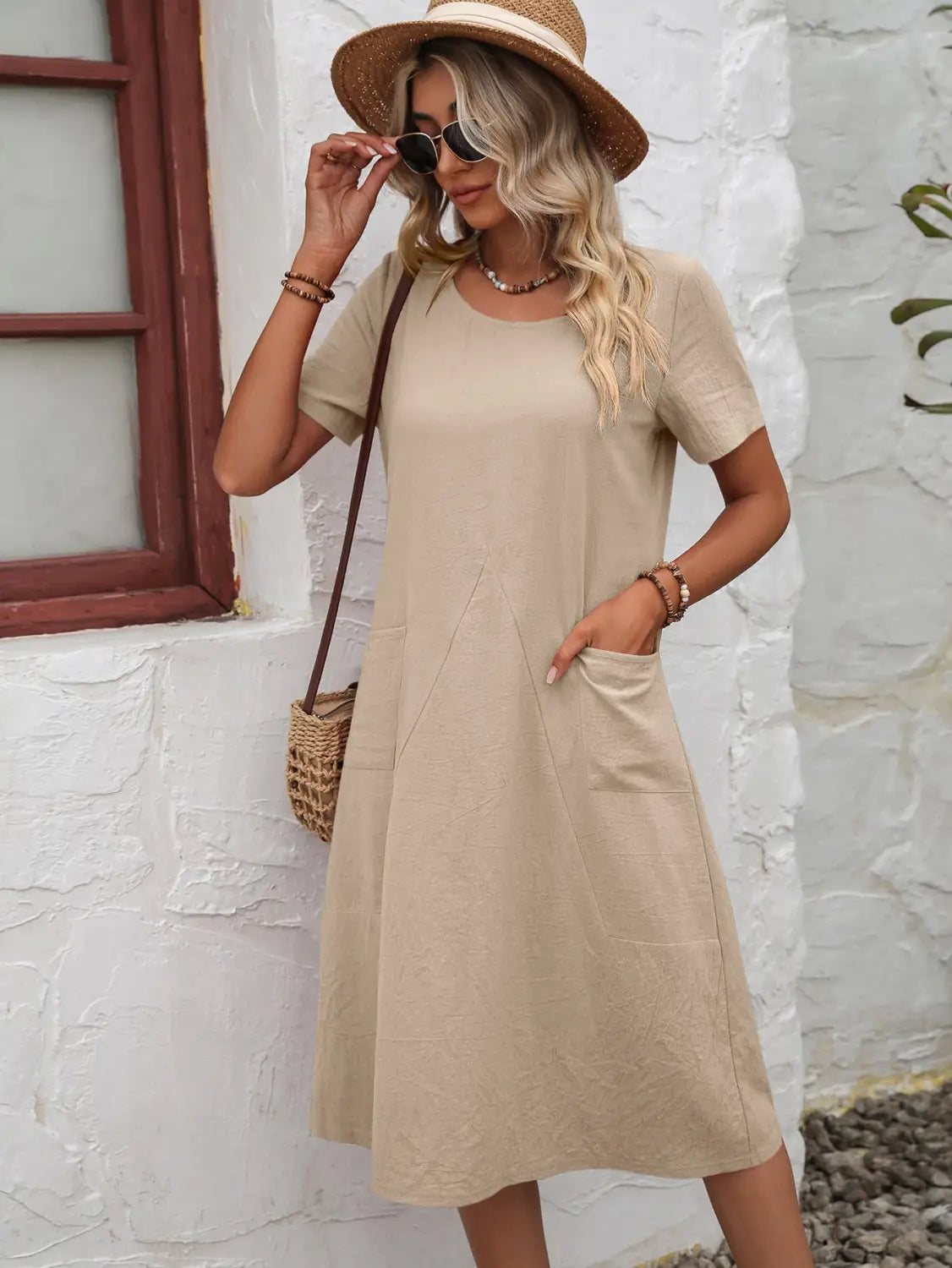 Vestido Ivy Lane com decote redondo e manga curta e bolsos