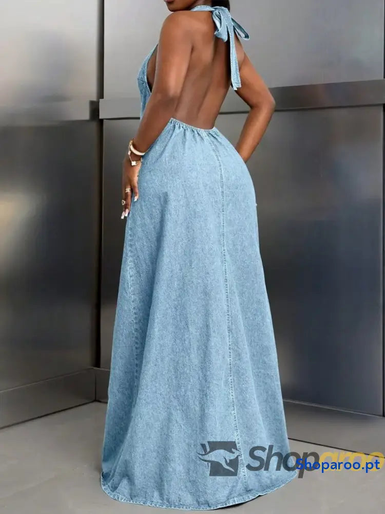 Vestido comprido de ganga com decote halter e costas nuas