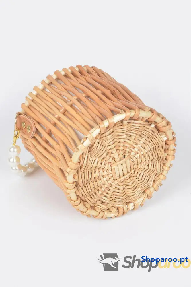 Bolsa de mão em bambu com alça pérola falsa