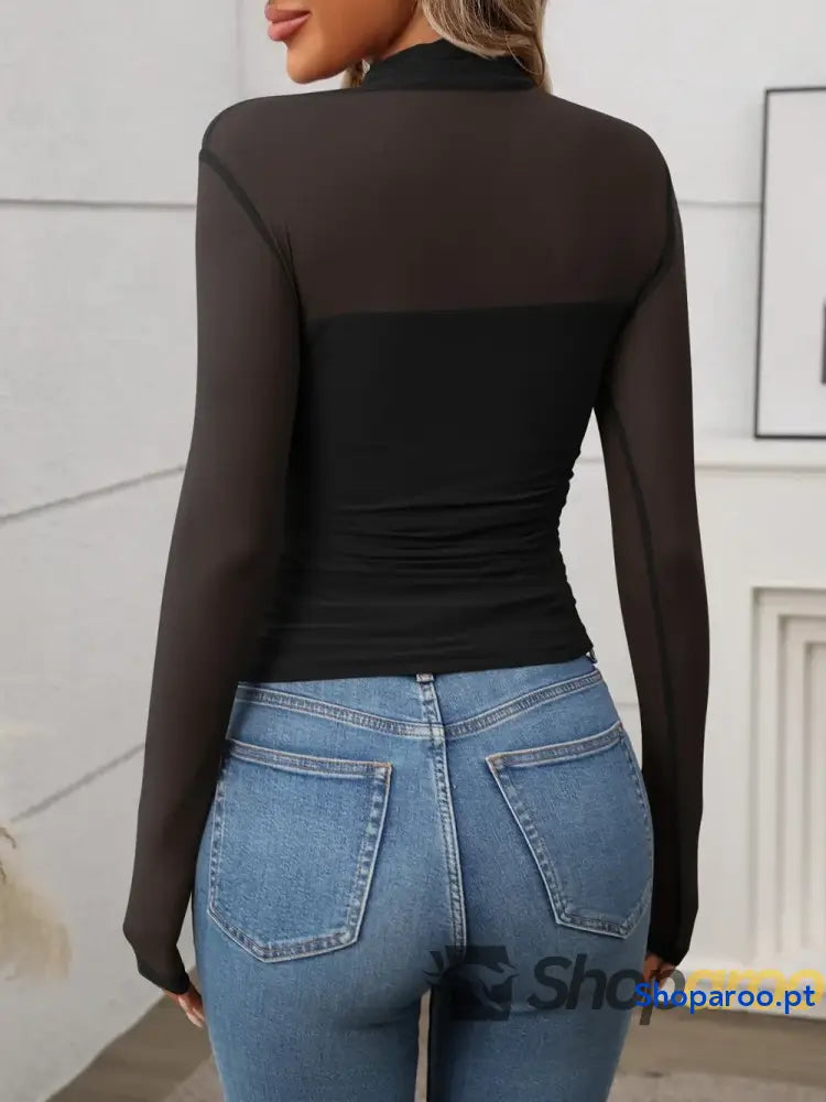 Blusa de gola falsa e manga comprida