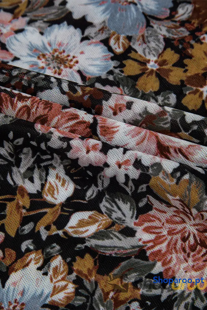 Blusa de malha com manga comprida e gola alta floral castanho