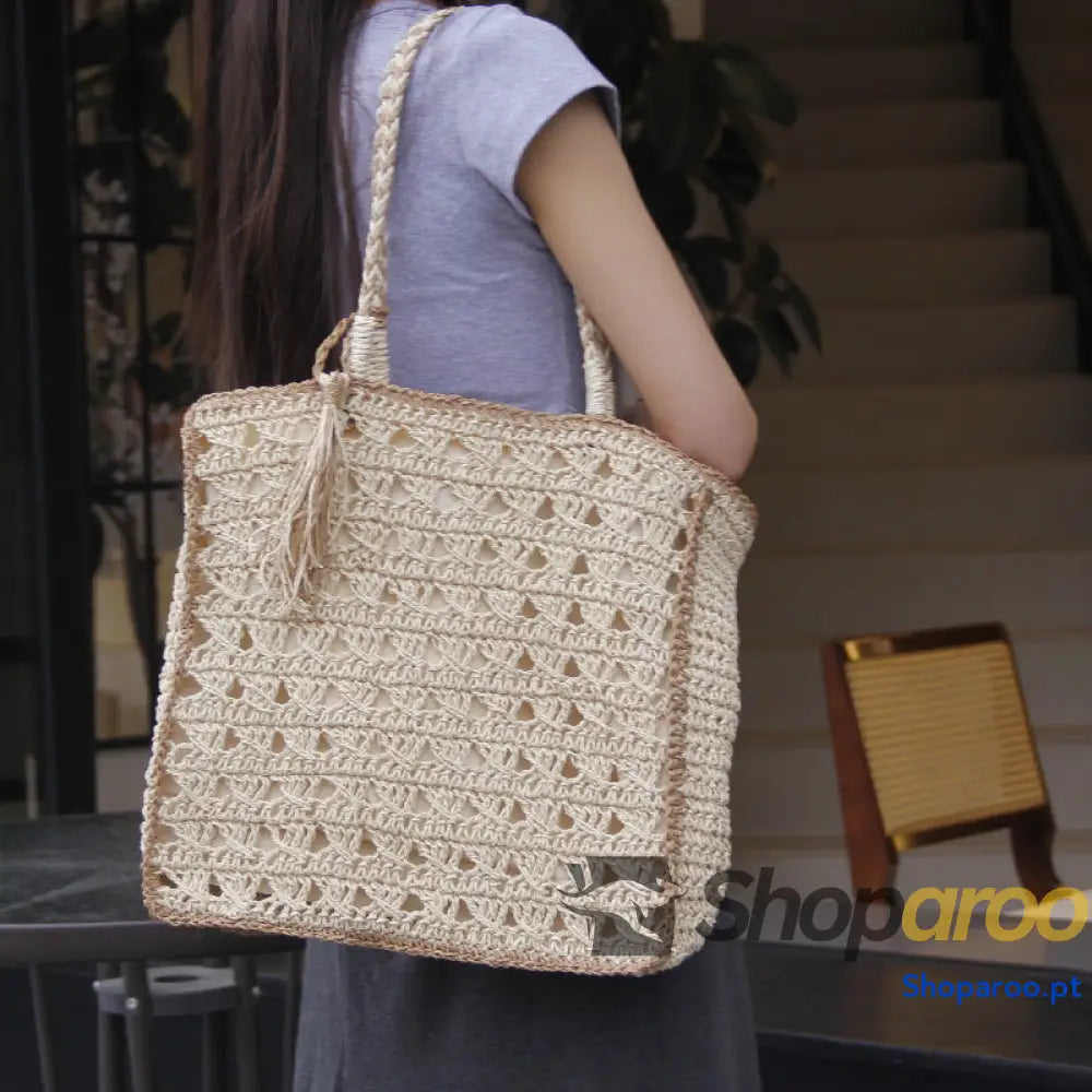 Bolsa pequena de ombro com borla para mulher feita à mão