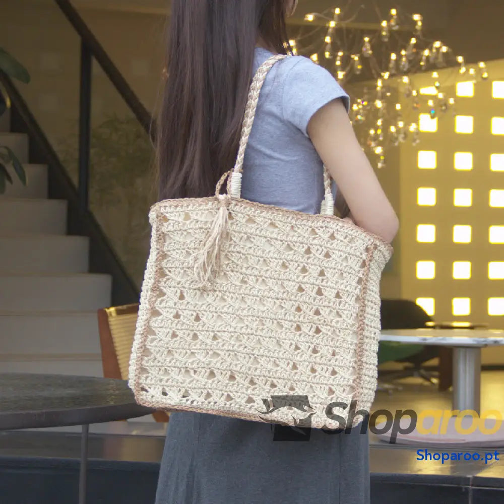 Bolsa pequena de ombro com borla para mulher feita à mão