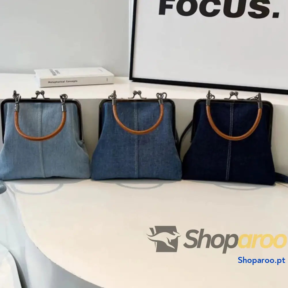 Bolsa pequena de senhora em jeans azul feita à mão