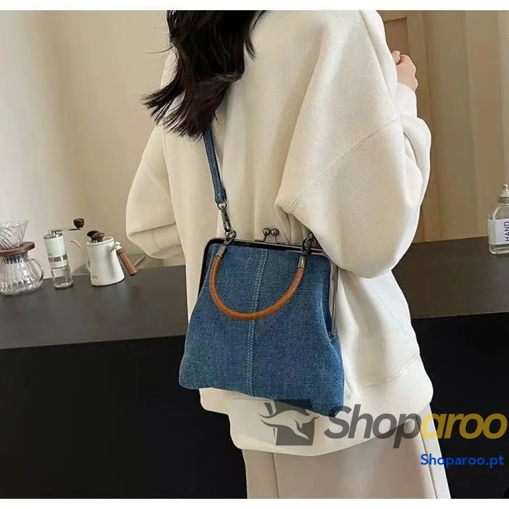 Bolsa pequena de senhora em jeans azul feita à mão