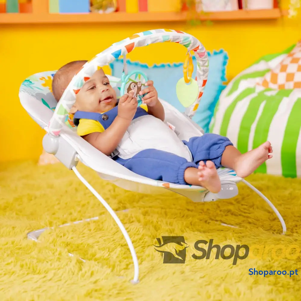 Bright Starts Vibrador de assento infantil barra brinquedos removível pés antiderrapantes 6 meses a 9 kg (Safari Fun)