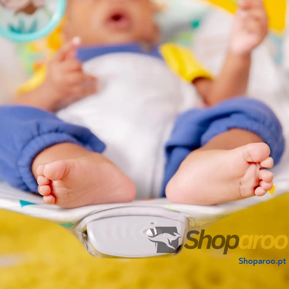 Bright Starts Vibrador de assento infantil barra brinquedos removível pés antiderrapantes 6 meses a 9 kg (Safari Fun)