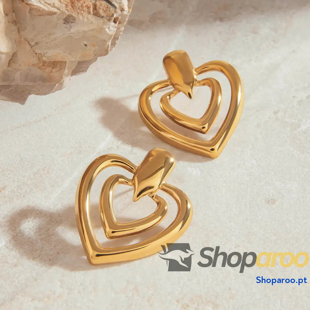Brincos de Coração em Ouro 18K (banhados) Design Elegante