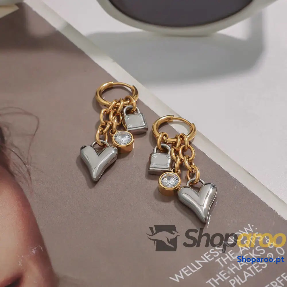 Brincos de Ouro 18K (banhados) Coração e Cadeado com Correntes Modernas