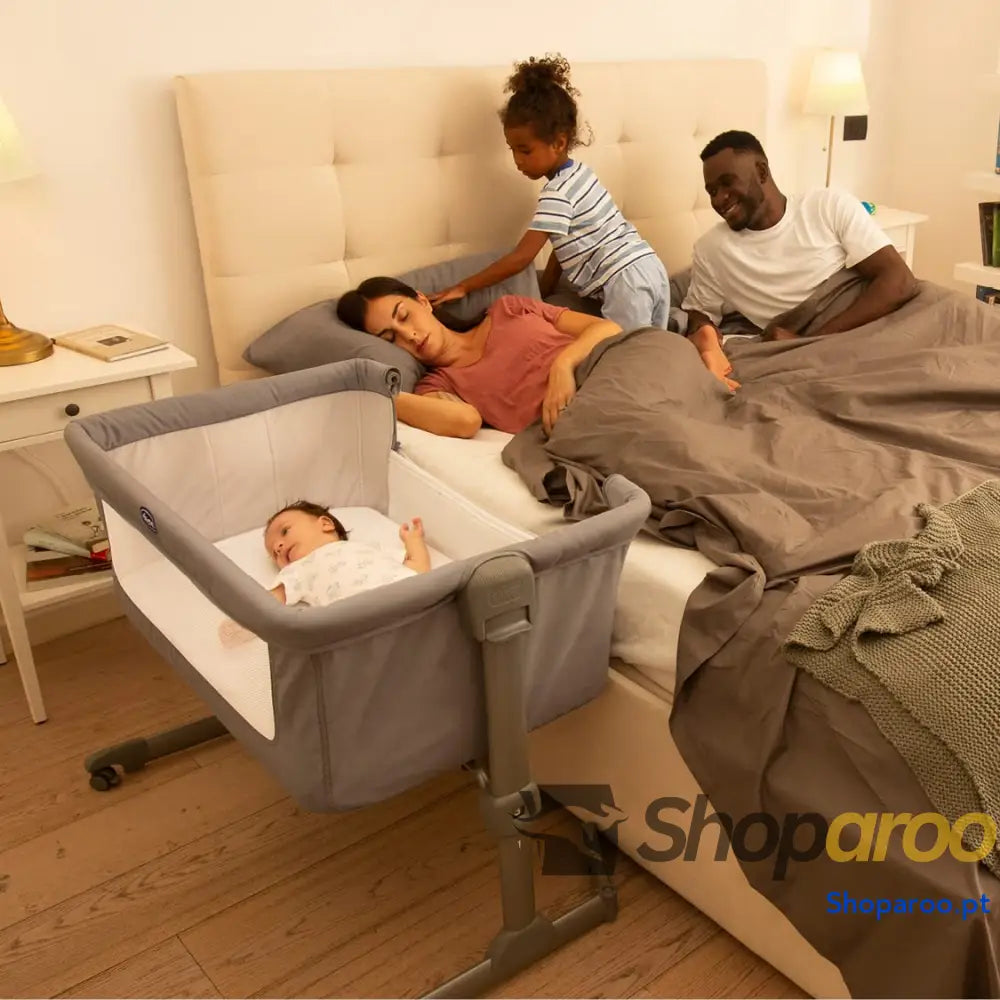 Chicco Next2Me Essential Cuna para Recién Nacido Sostenible Compatible con Diferentes Camas Altura Ajustable Inclinable