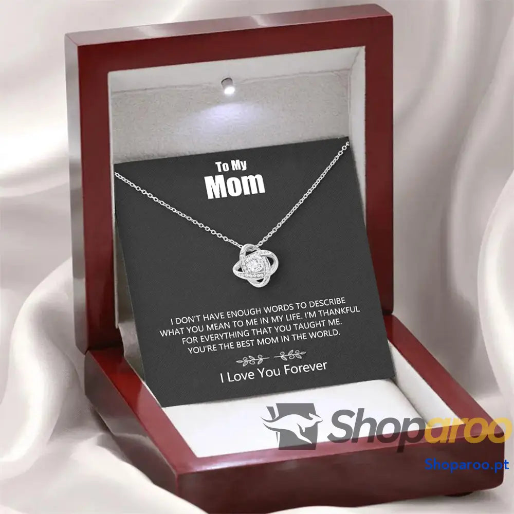 Colar com pendente delicado de trevo quatro folhas e diamante para oferecer a uma ótima mãe