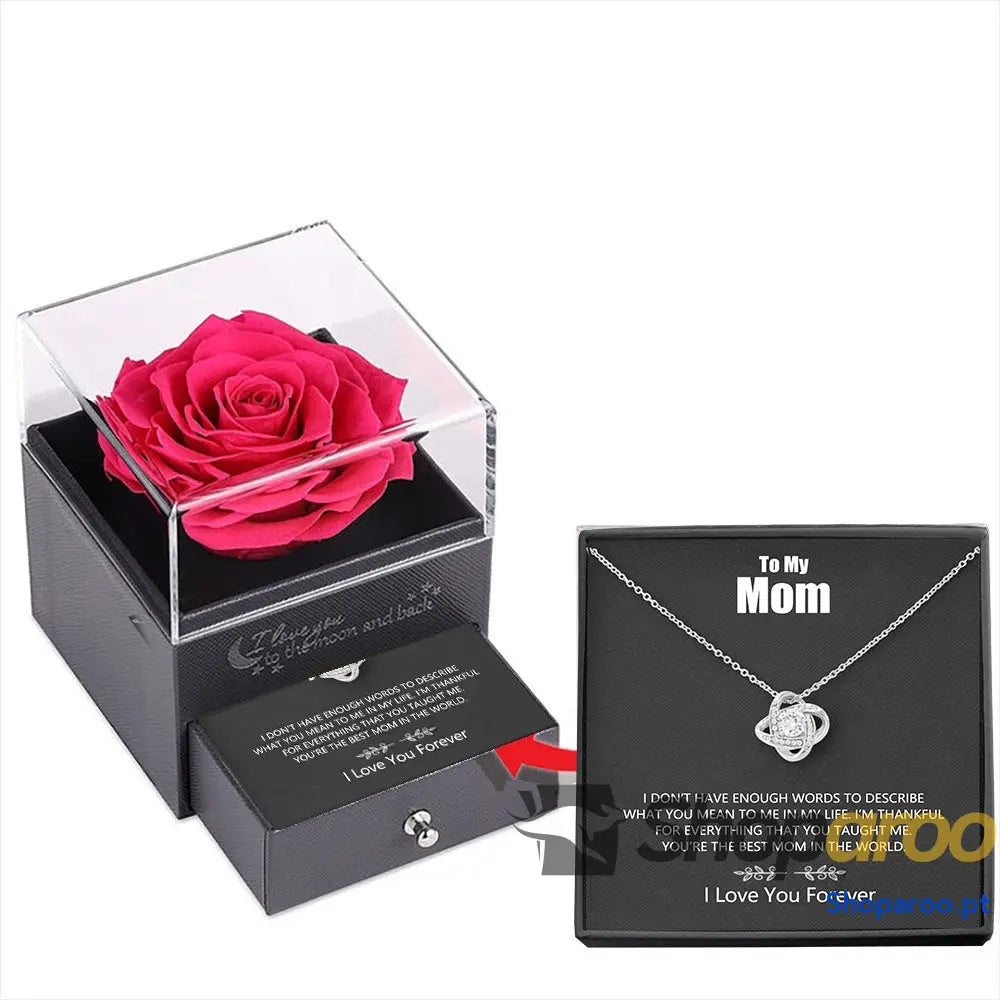 Colar com pendente delicado de trevo quatro folhas e diamante para oferecer a uma ótima mãe