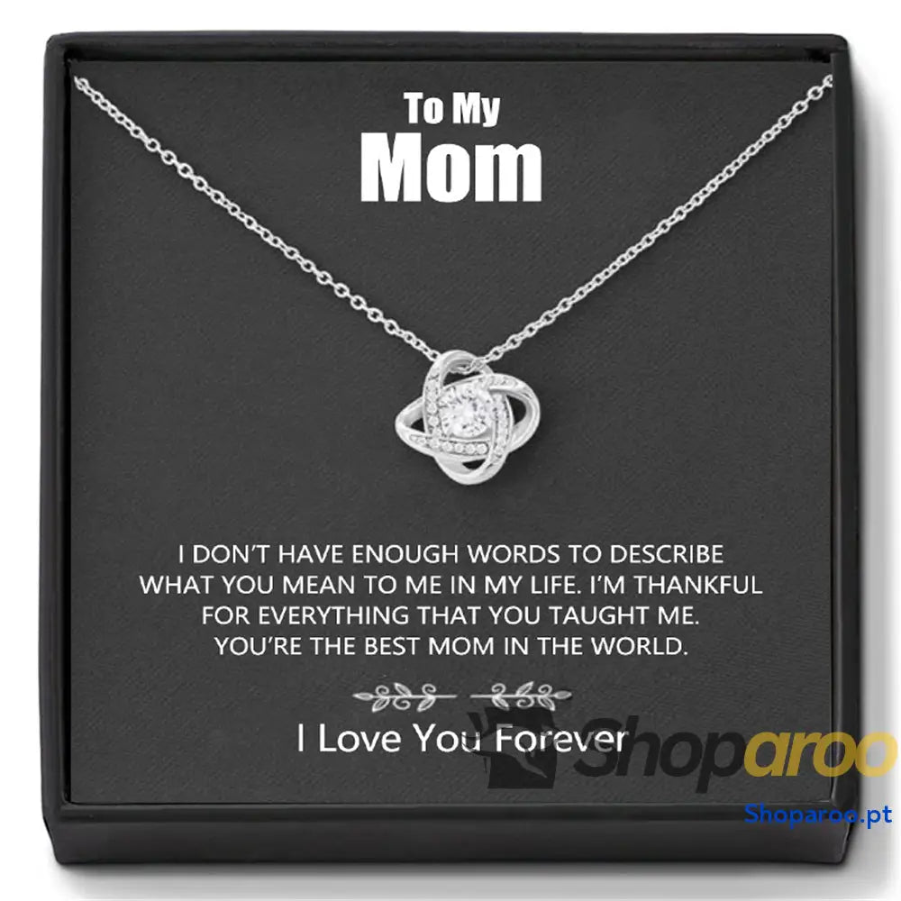 Colar com pendente delicado de trevo quatro folhas e diamante para oferecer a uma ótima mãe