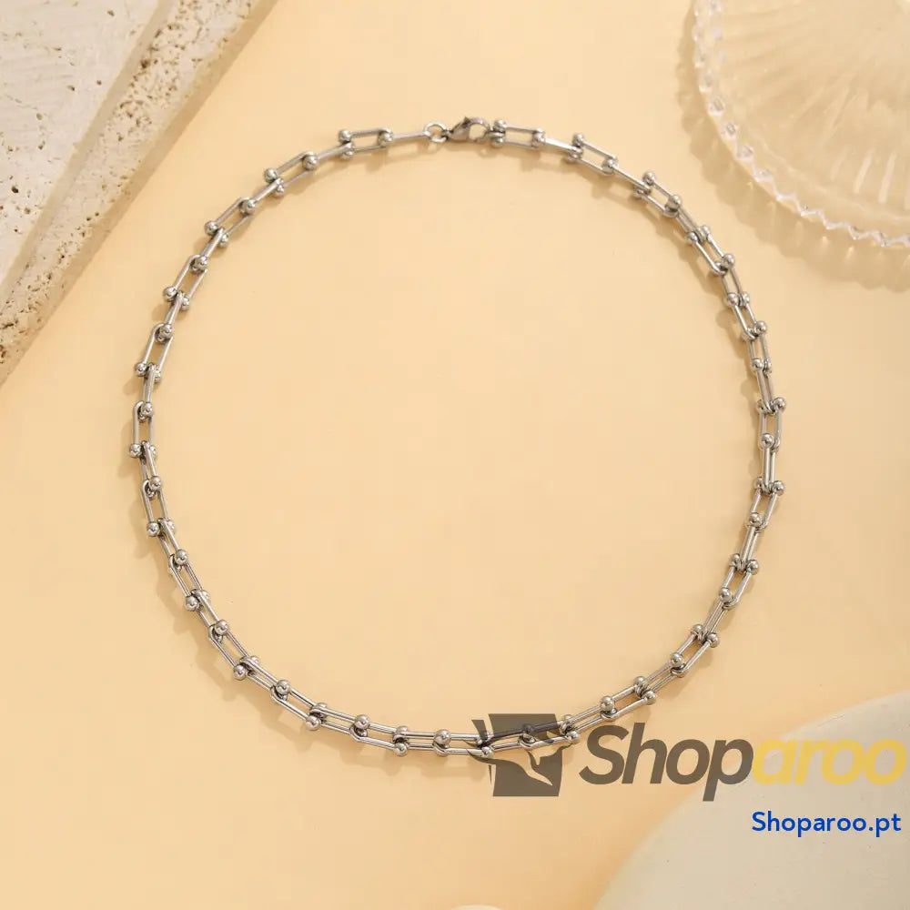 Colar com pulseira e fecho em forma de ferradura ouro 18k